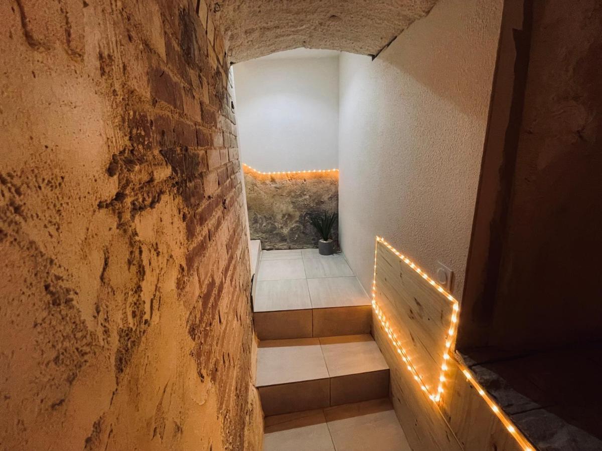 La Cave Aux Lumieres - Proche Centre-Ville - 2 Chambres - Wifi Renaison Zewnętrze zdjęcie