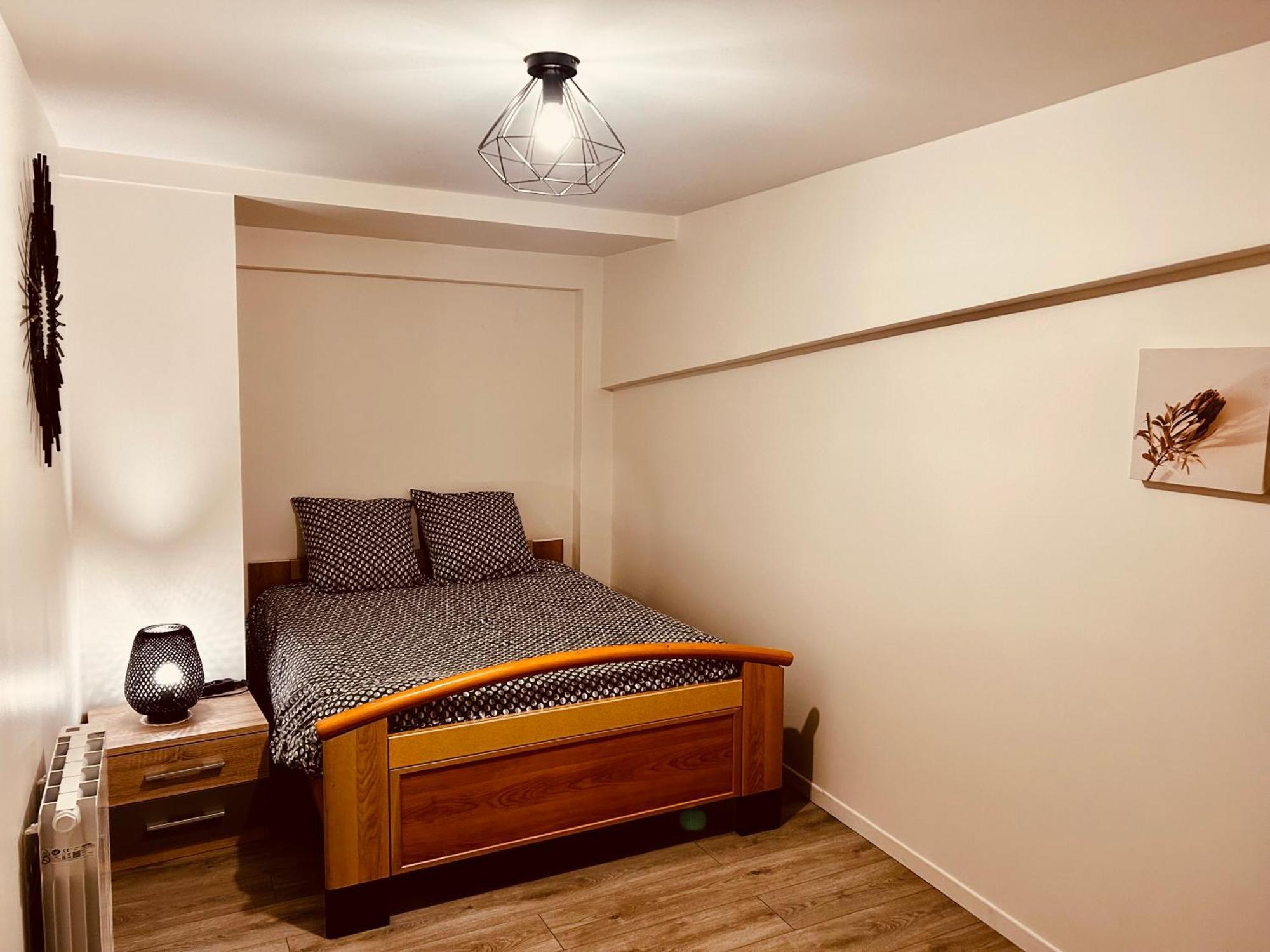 La Cave Aux Lumieres - Proche Centre-Ville - 2 Chambres - Wifi Renaison Zewnętrze zdjęcie
